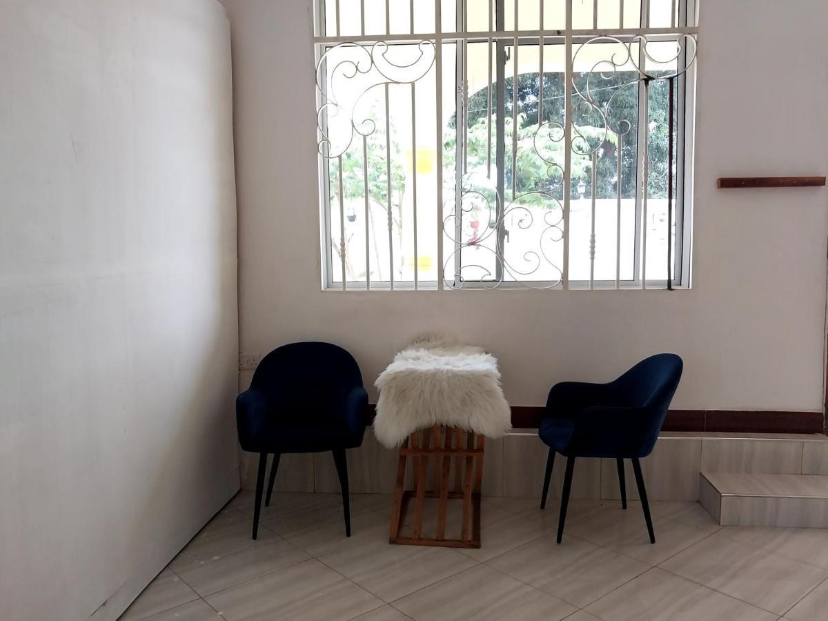 L&J Modern Backpackers Kigamboni Beach House Bed & Breakfast Dar es Salaam Exterior foto