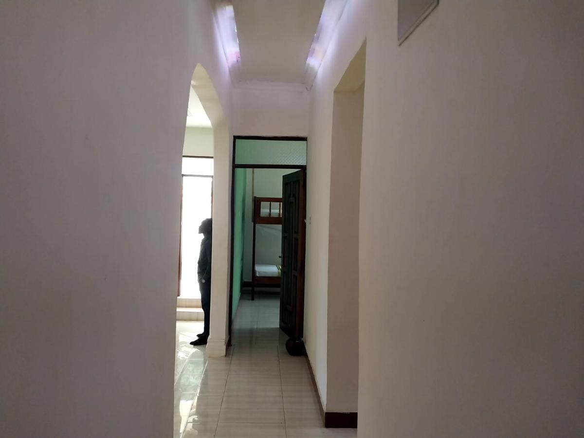 L&J Modern Backpackers Kigamboni Beach House Bed & Breakfast Dar es Salaam Exterior foto