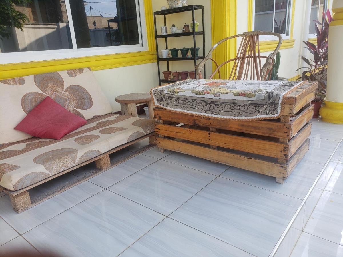 L&J Modern Backpackers Kigamboni Beach House Bed & Breakfast Dar es Salaam Exterior foto