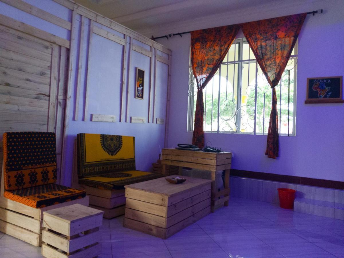 L&J Modern Backpackers Kigamboni Beach House Bed & Breakfast Dar es Salaam Exterior foto